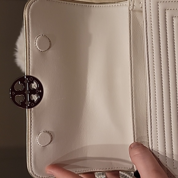 Tory Burch quilted leather shoulder bag - Picture 9 of 15